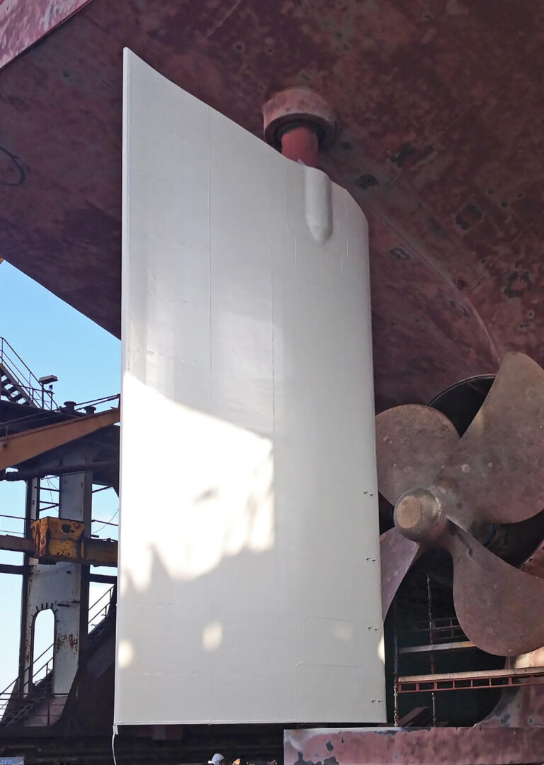 MT Aliakmon’s rudder after the first coat of Ecoshield.